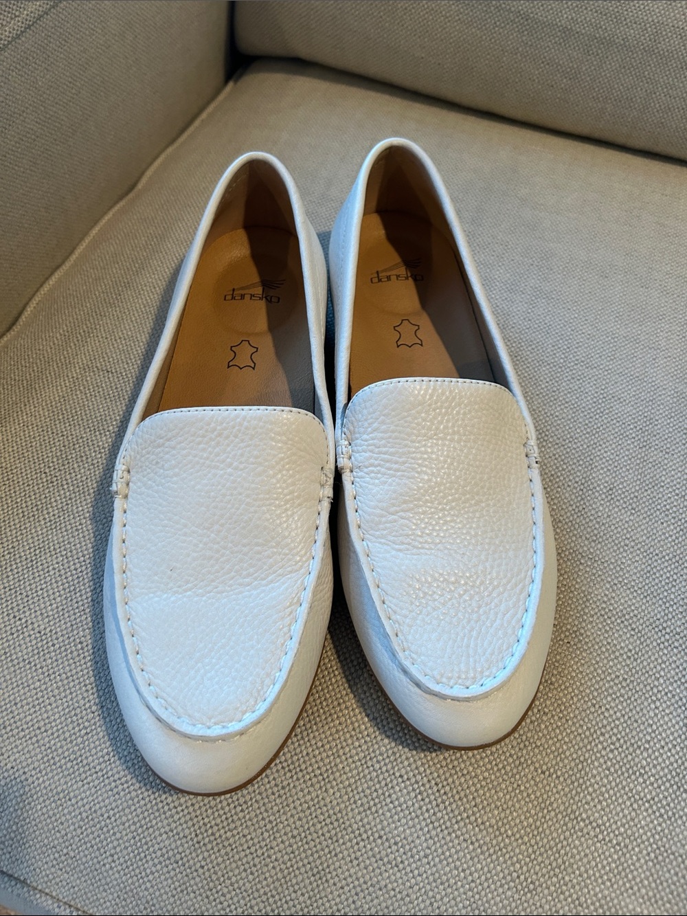 Dansko White Leather Loafers Flats Size 40 Comfort Shoes